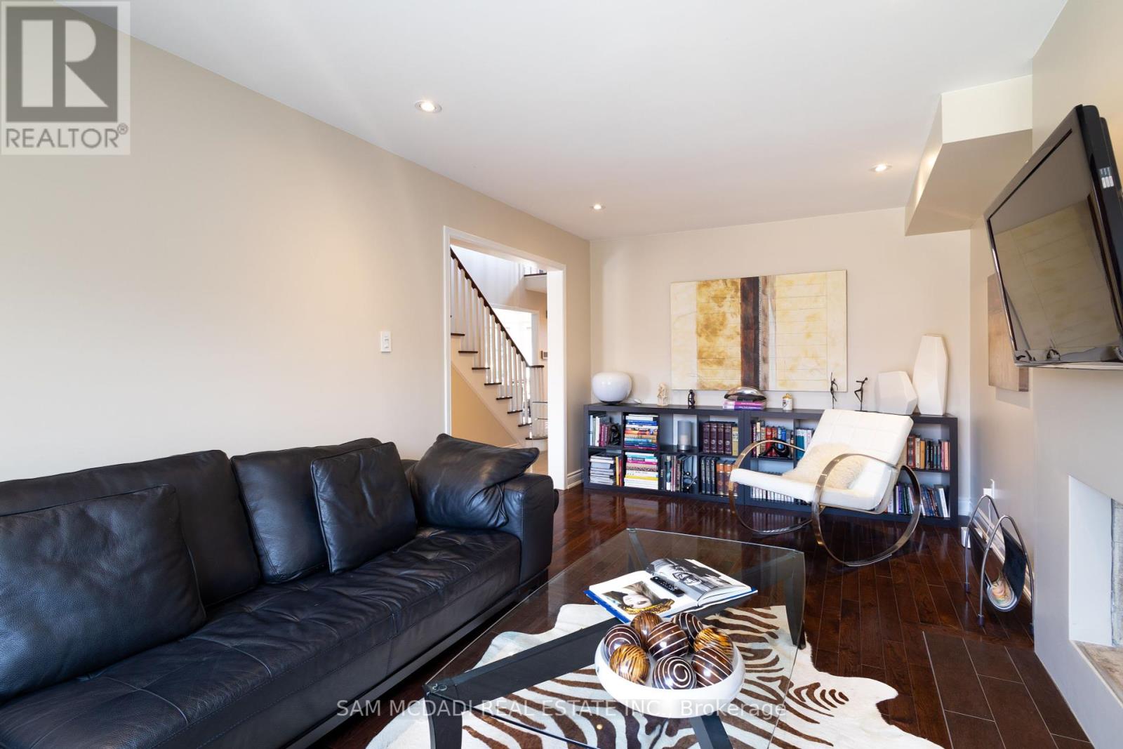 1555 Sir Monty's Drive, Mississauga, Ontario  L5N 4N8 - Photo 11 - W12127893