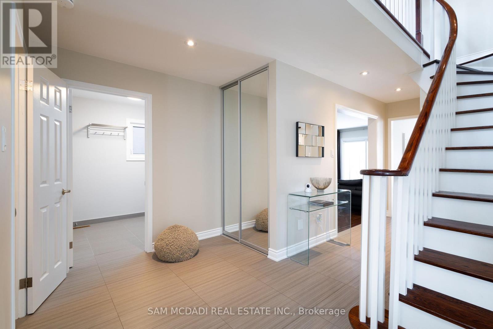Property at 1555 SIR MONTY'S DRIVE image 2