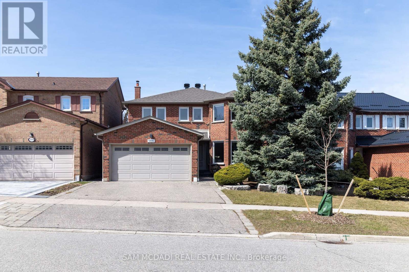 1555 Sir Monty's Drive, Mississauga, Ontario  L5N 4N8 - Photo 22 - W12127893