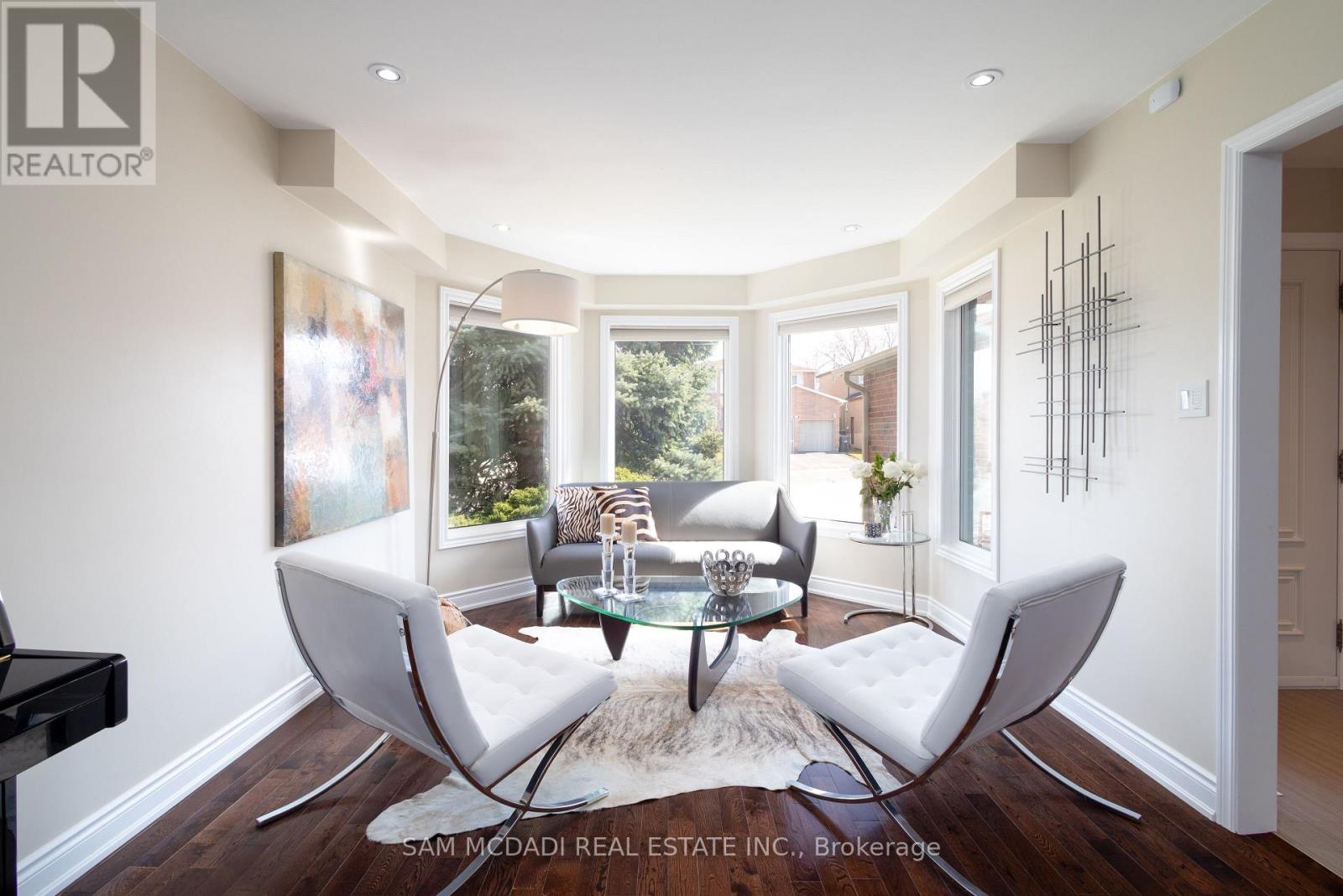 Property at 1555 SIR MONTY'S DRIVE image 4