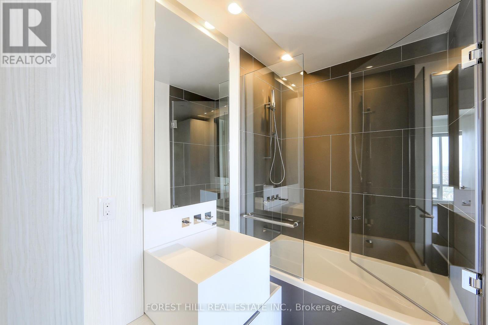 6508 - 1 Bloor Street E, Toronto, Ontario  M4W 0A8 - Photo 24 - C12128086