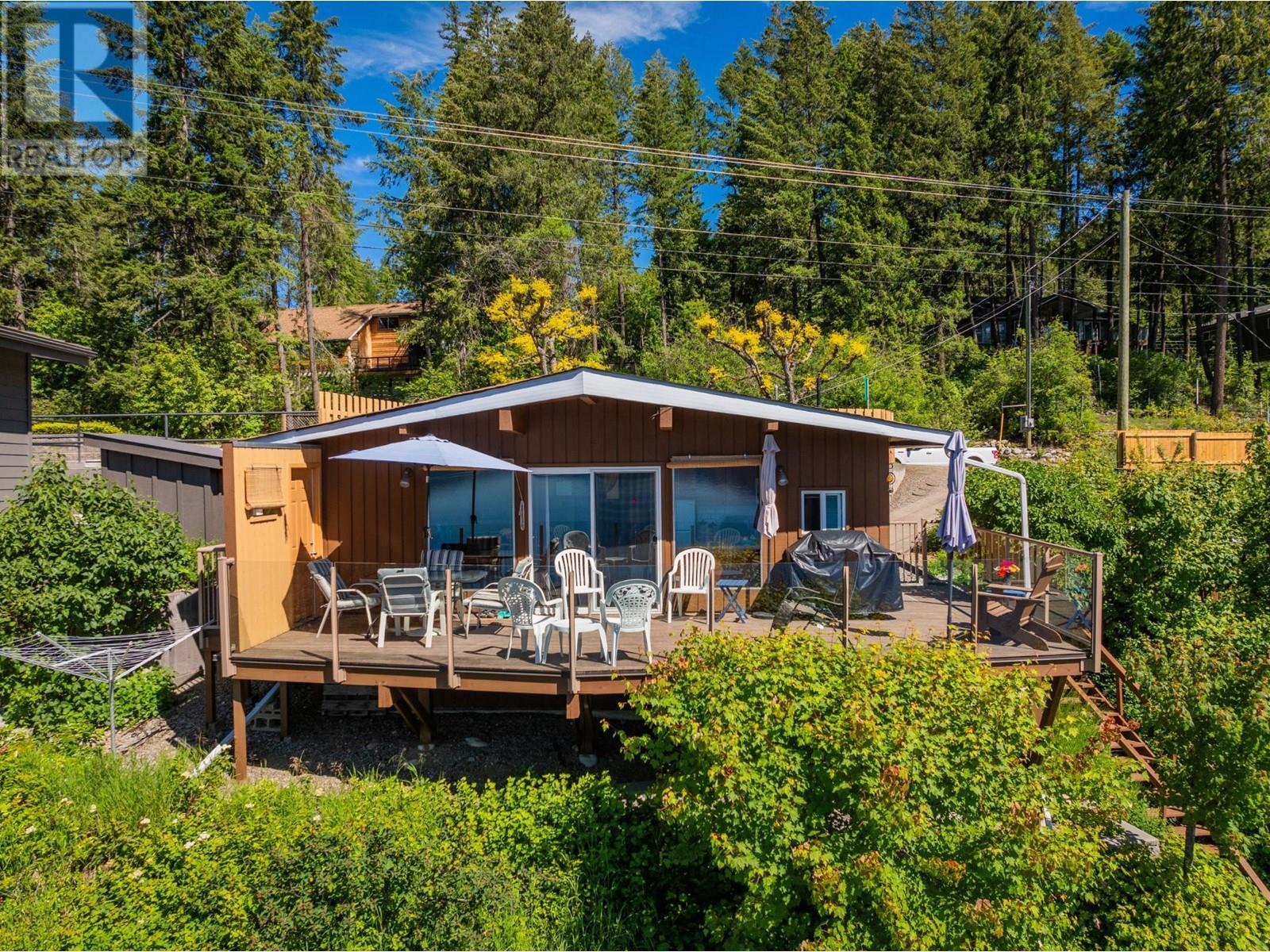 93 East Lake Drive, Christina Lake, British Columbia  V0H 1E1 - Photo 3 - 10346516