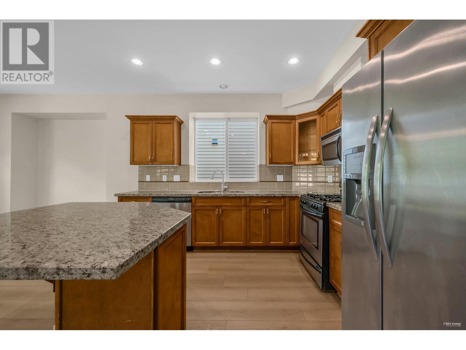 99 Maple Drive, Port Moody, British Columbia  V3E 2Y2 - Photo 7 - R2998610