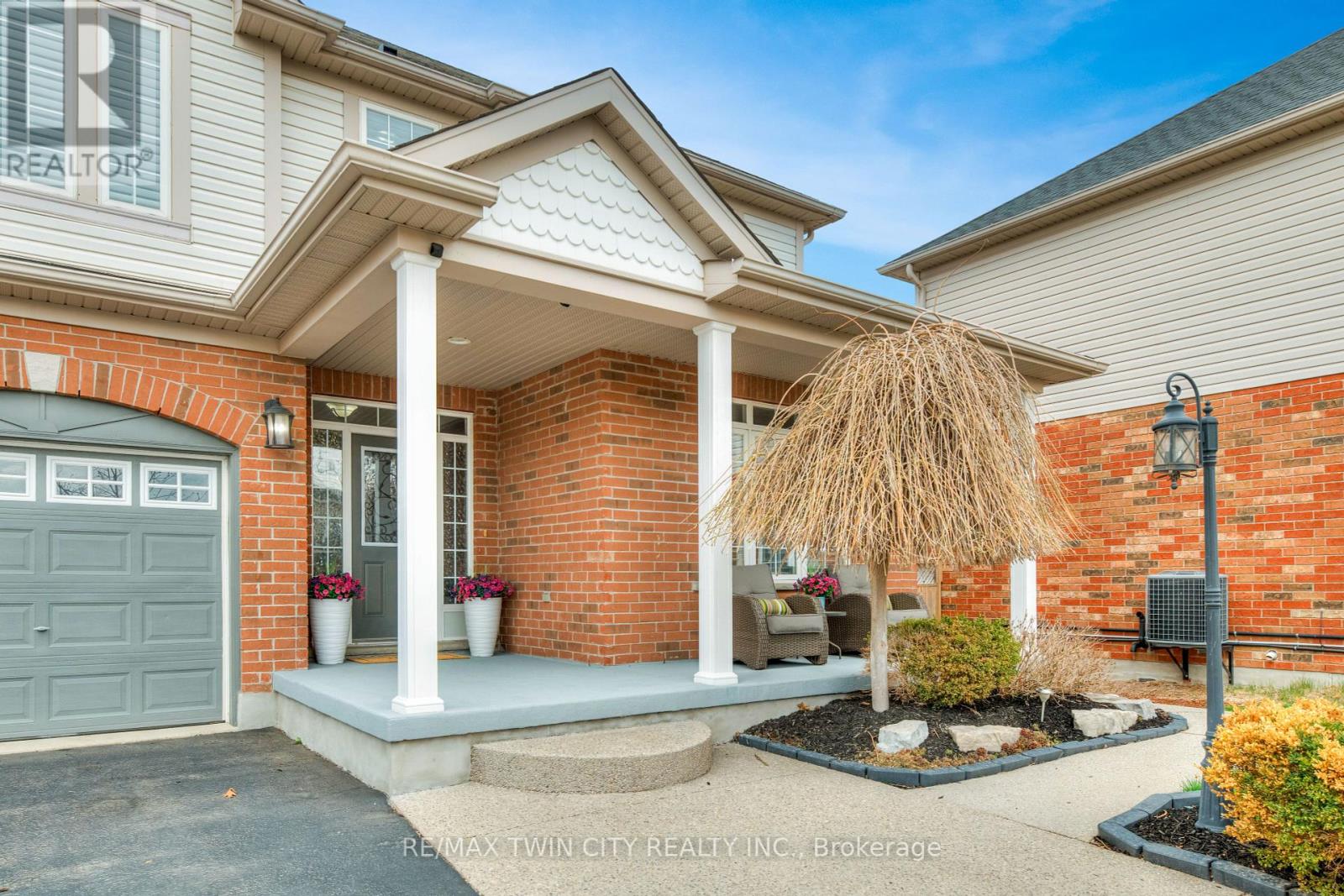 Property at 928 MANORBROOK COURT image 2