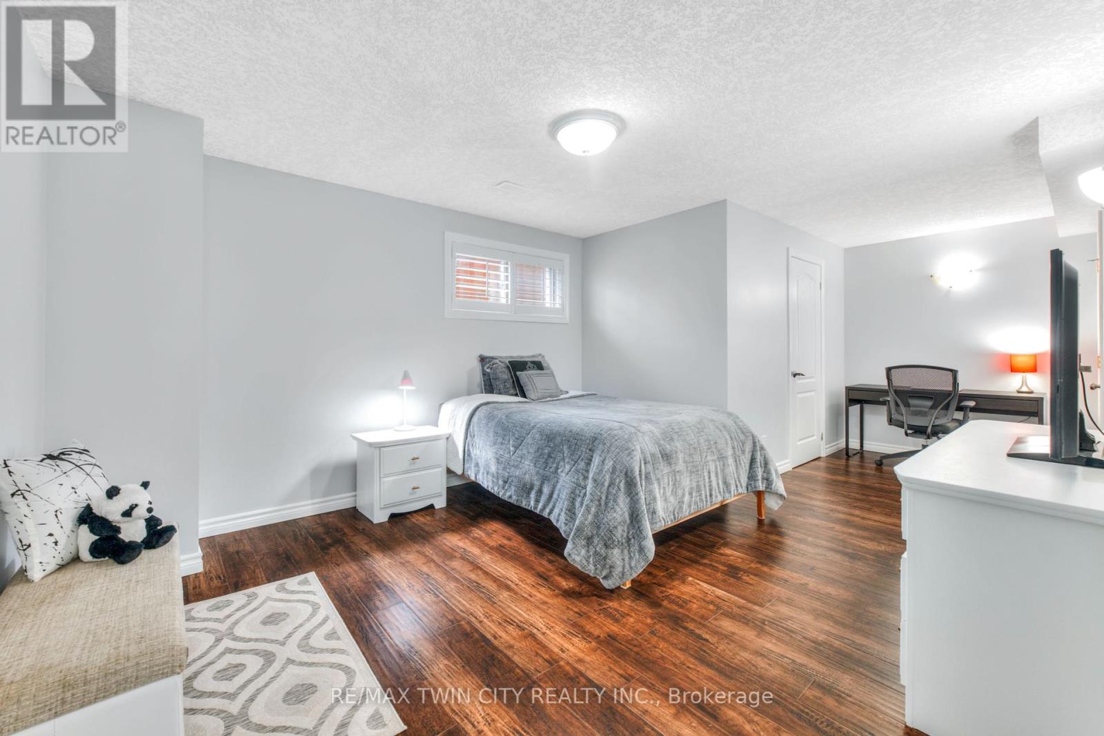 928 Manorbrook Court, Kitchener, Ontario  N2P 2Y2 - Photo 36 - X12127818