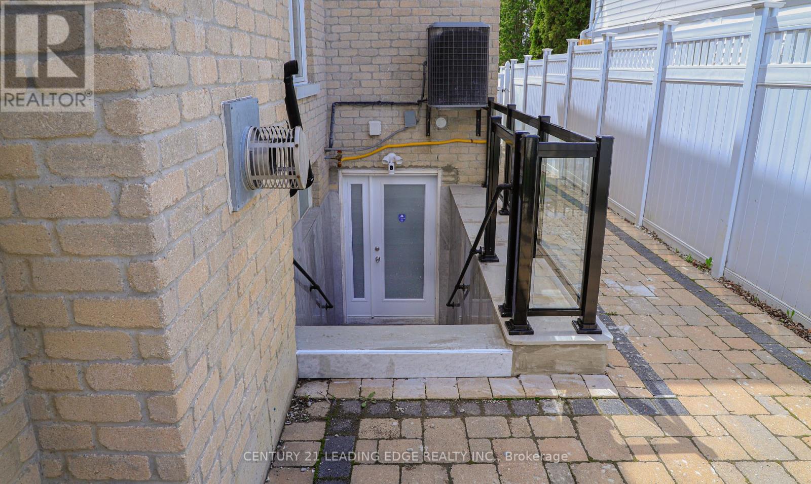Bsmt 2 - 38 Oak Avenue, Richmond Hill, Ontario  L4C 6R7 - Photo 2 - N12127921