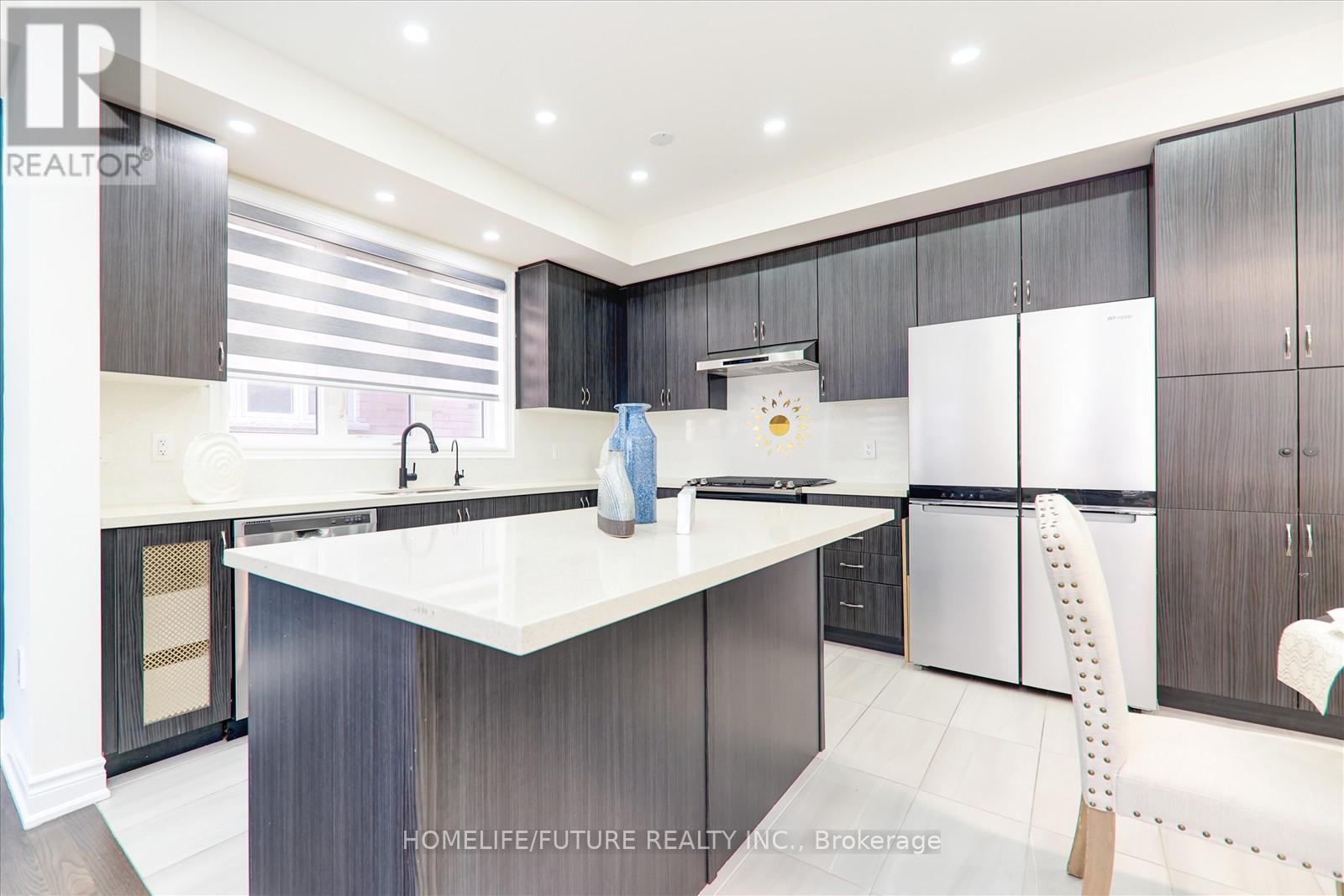 52 Ryler Way, Markham, Ontario  L3S 0E7 - Photo 10 - N12128098