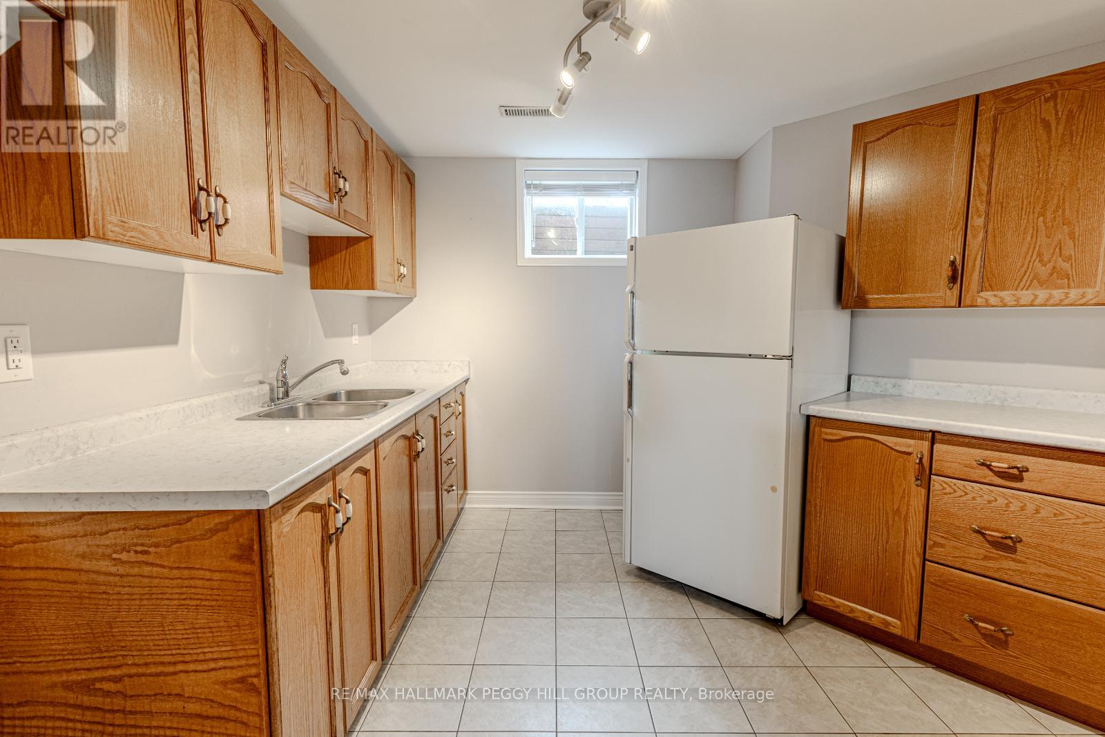 70 Hurst Drive, Barrie (Bayshore), Ontario  L4N 8K4 - Photo 11 - S12127930