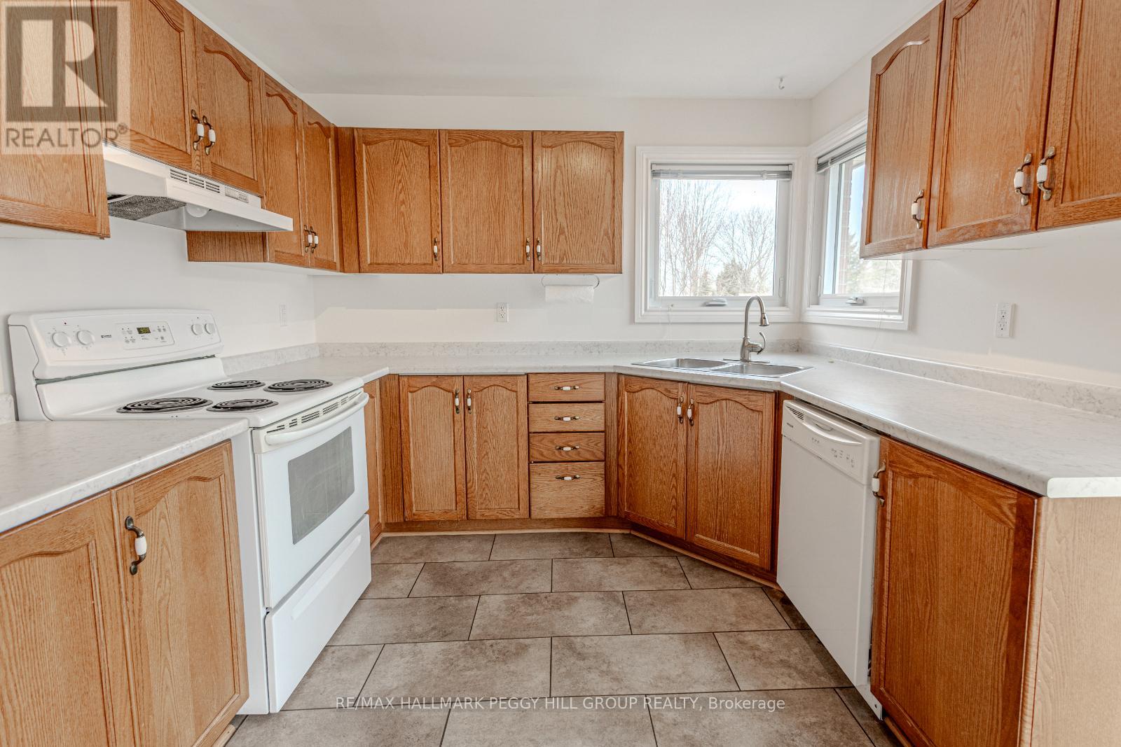 70 Hurst Drive, Barrie (Bayshore), Ontario  L4N 8K4 - Photo 4 - S12127930