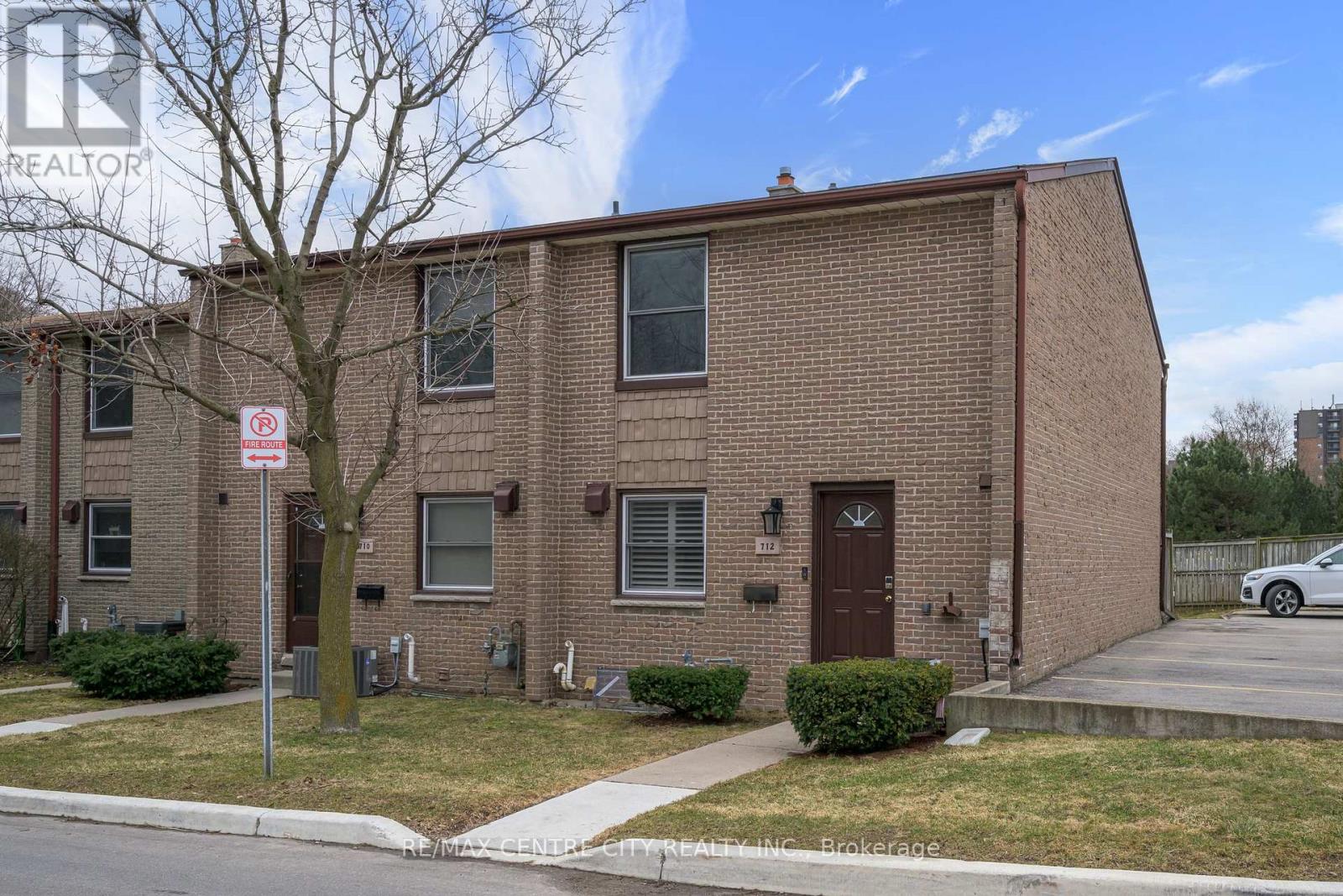 Property at 712 WONDERLAND ROAD S image 1