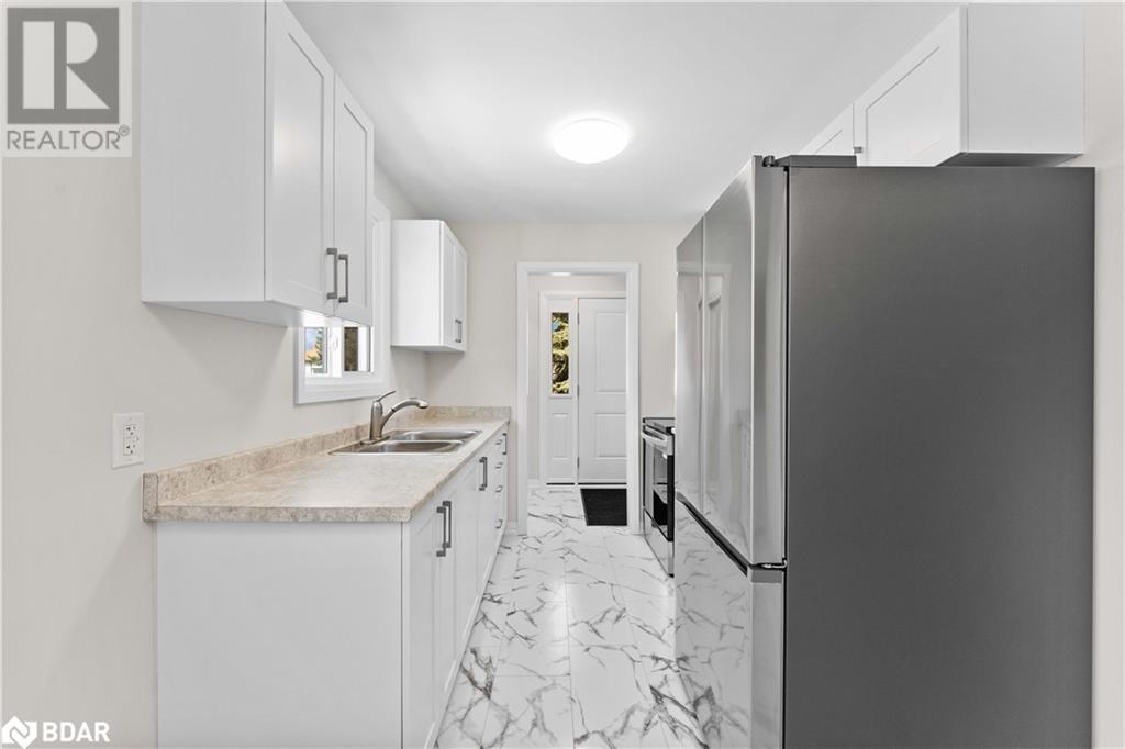 43 Charlbrook Avenue, Barrie, Ontario  L4M 2Y6 - Photo 4 - 40708702