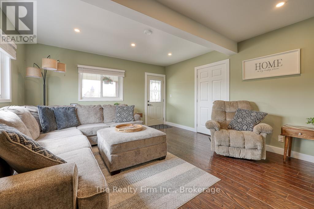 Property at 136 BIDWELL STREET image 4