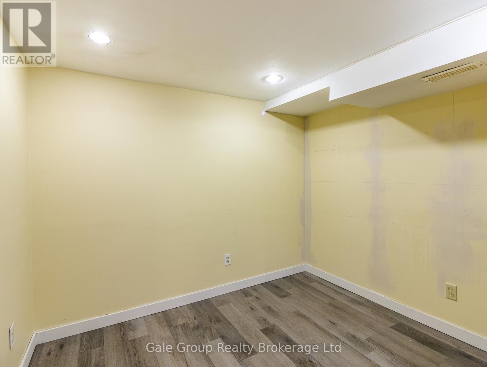 8 South Street, Norwich, Ontario  N0J 1P0 - Photo 12 - X12128152
