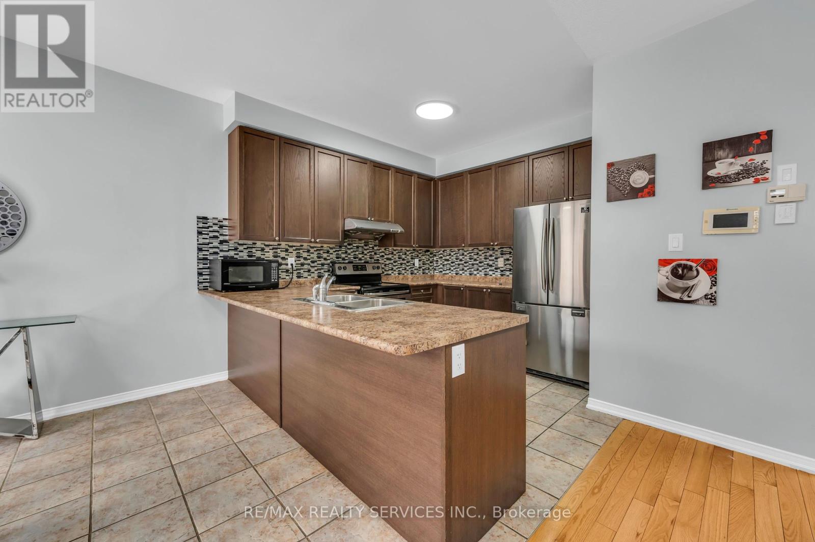 54 Delambray Street, Brampton (Sandringham-Wellington), Ontario  L6R 3R2 - Photo 13 - W12127974