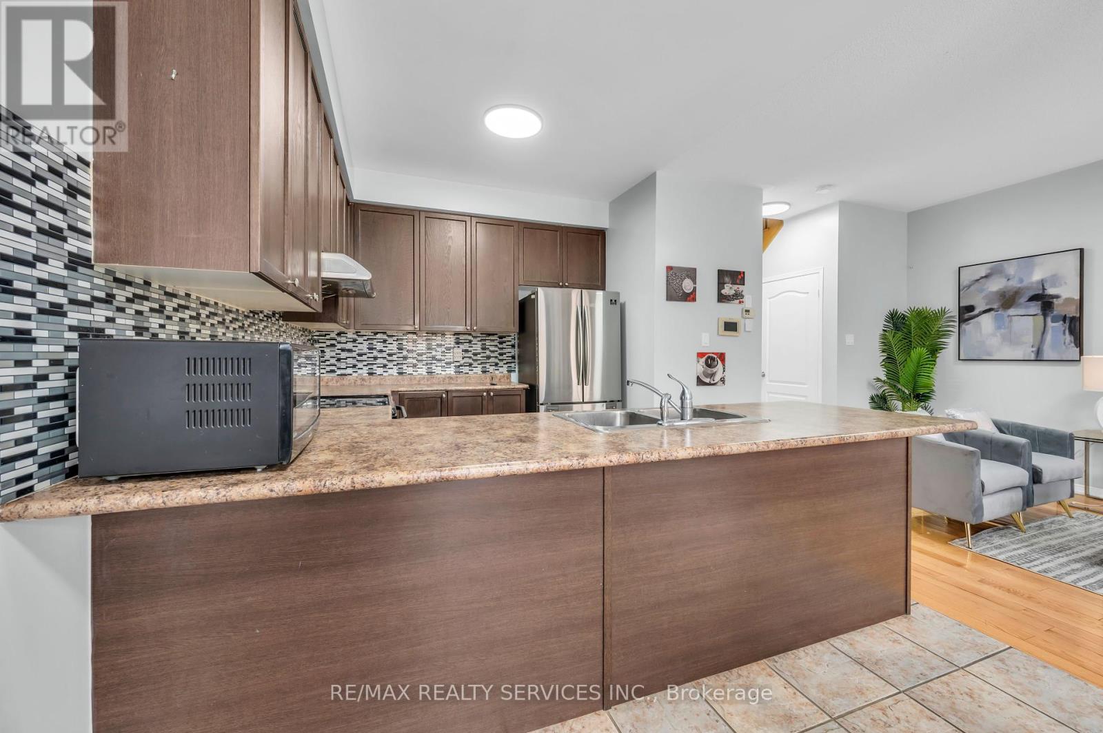 54 Delambray Street, Brampton (Sandringham-Wellington), Ontario  L6R 3R2 - Photo 16 - W12127974