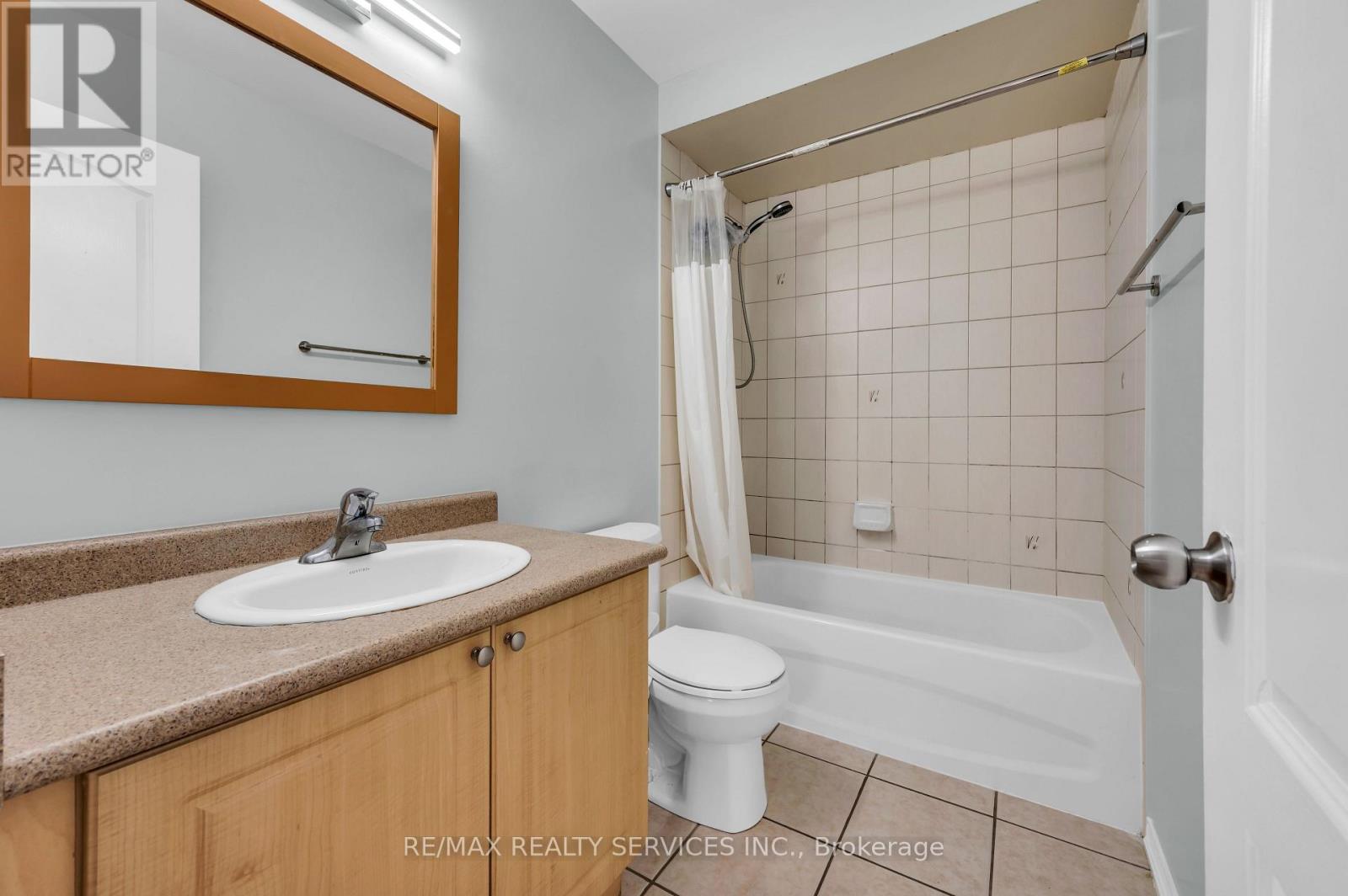 54 Delambray Street, Brampton, Ontario  L6R 3R2 - Photo 33 - W12127974