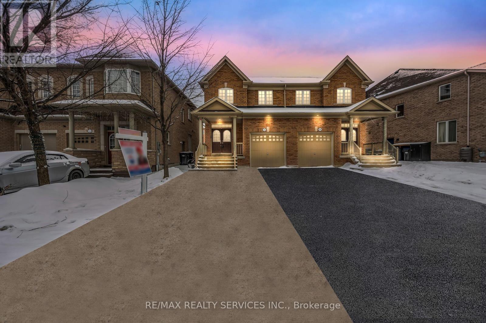 54 Delambray Street, Brampton (Sandringham-Wellington), Ontario  L6R 3R2 - Photo 4 - W12127974