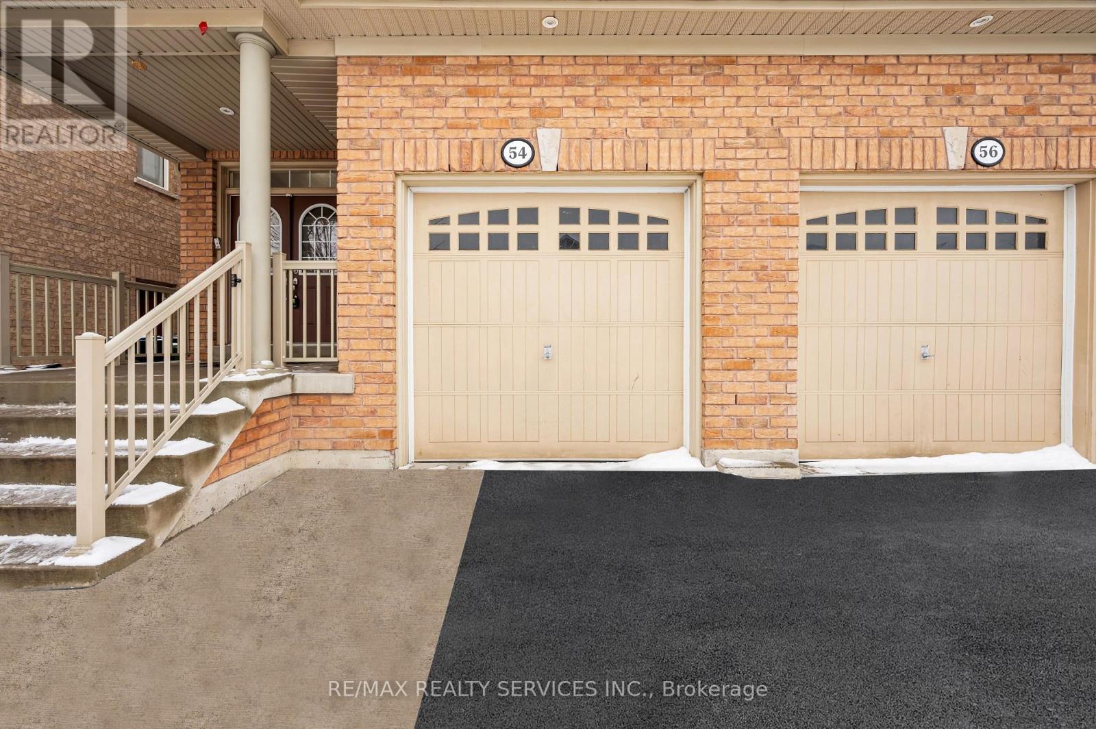 54 Delambray Street, Brampton (Sandringham-Wellington), Ontario  L6R 3R2 - Photo 6 - W12127974