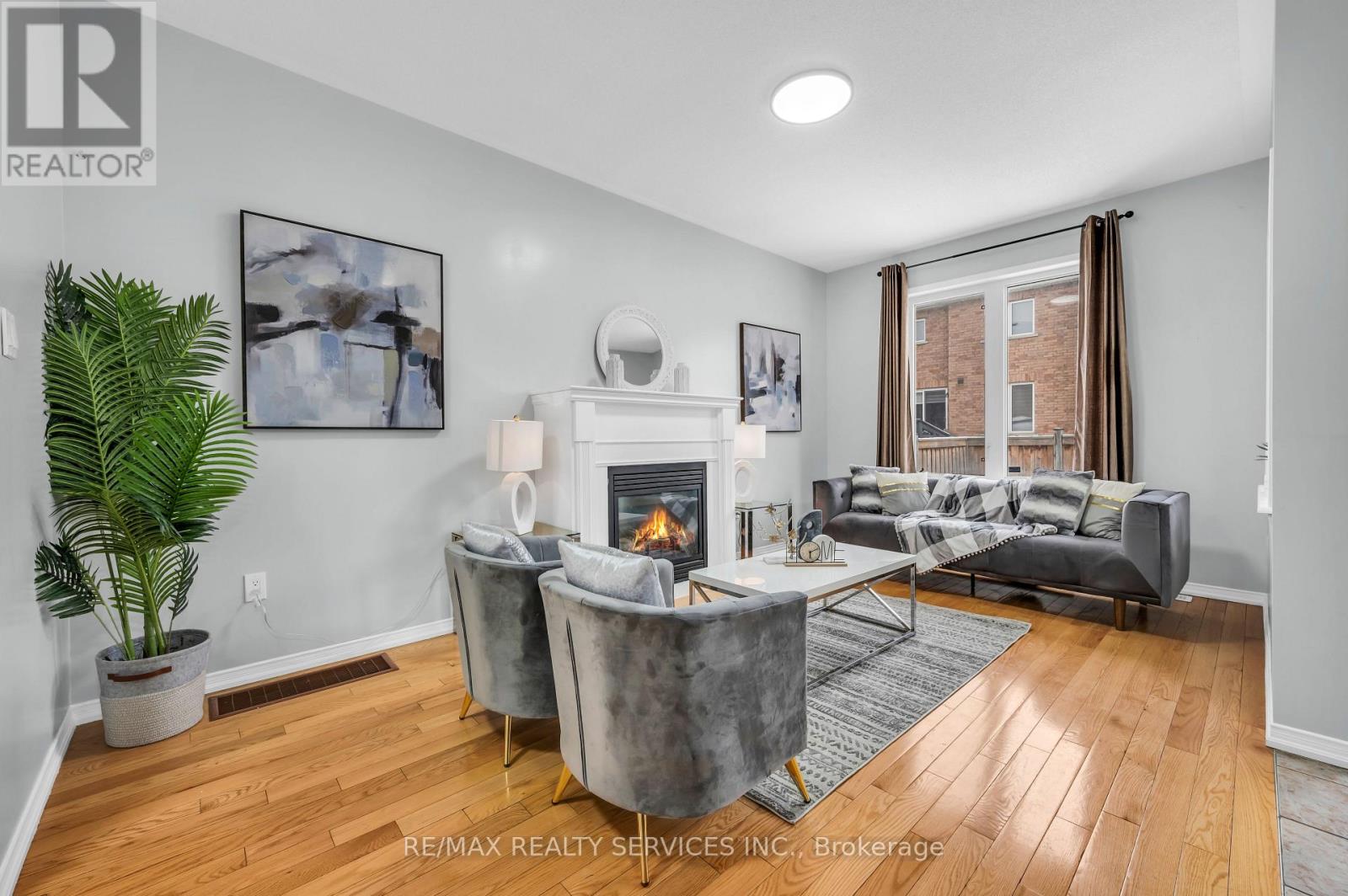 54 Delambray Street, Brampton (Sandringham-Wellington), Ontario  L6R 3R2 - Photo 9 - W12127974