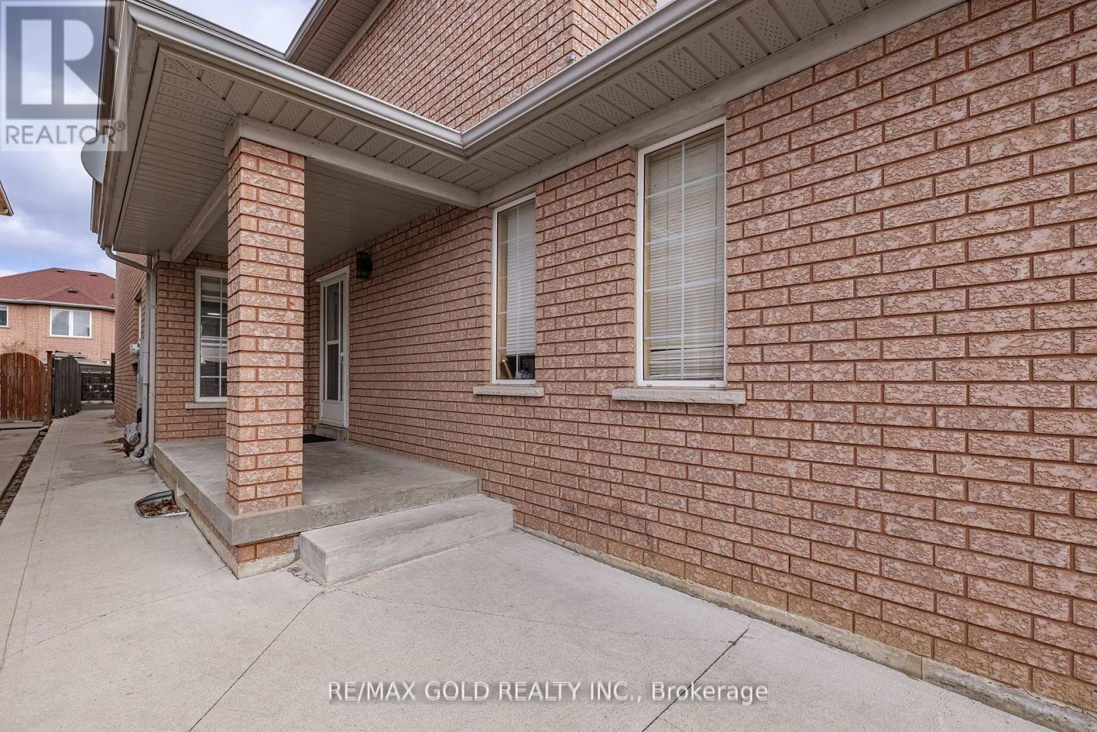 Property at 17 DOVESONG DRIVE image 4