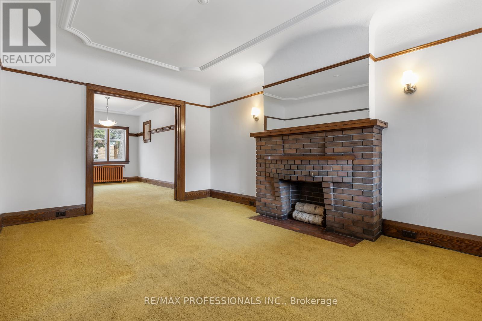 377 Armadale Avenue, Toronto, Ontario  M6S 3X7 - Photo 10 - W12128023