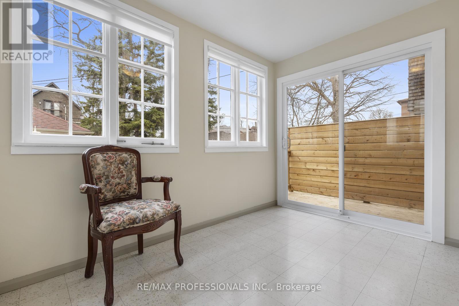 377 Armadale Avenue, Toronto, Ontario  M6S 3X7 - Photo 16 - W12128023