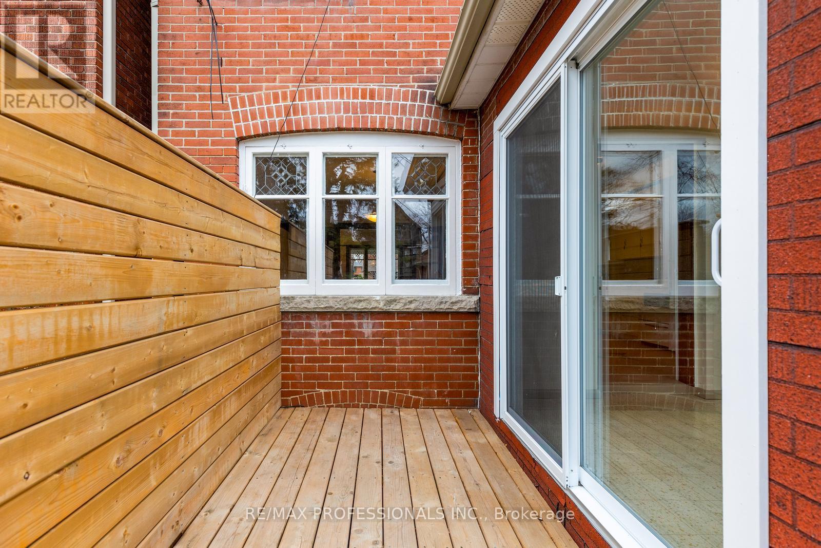 377 Armadale Avenue, Toronto, Ontario  M6S 3X7 - Photo 27 - W12128023