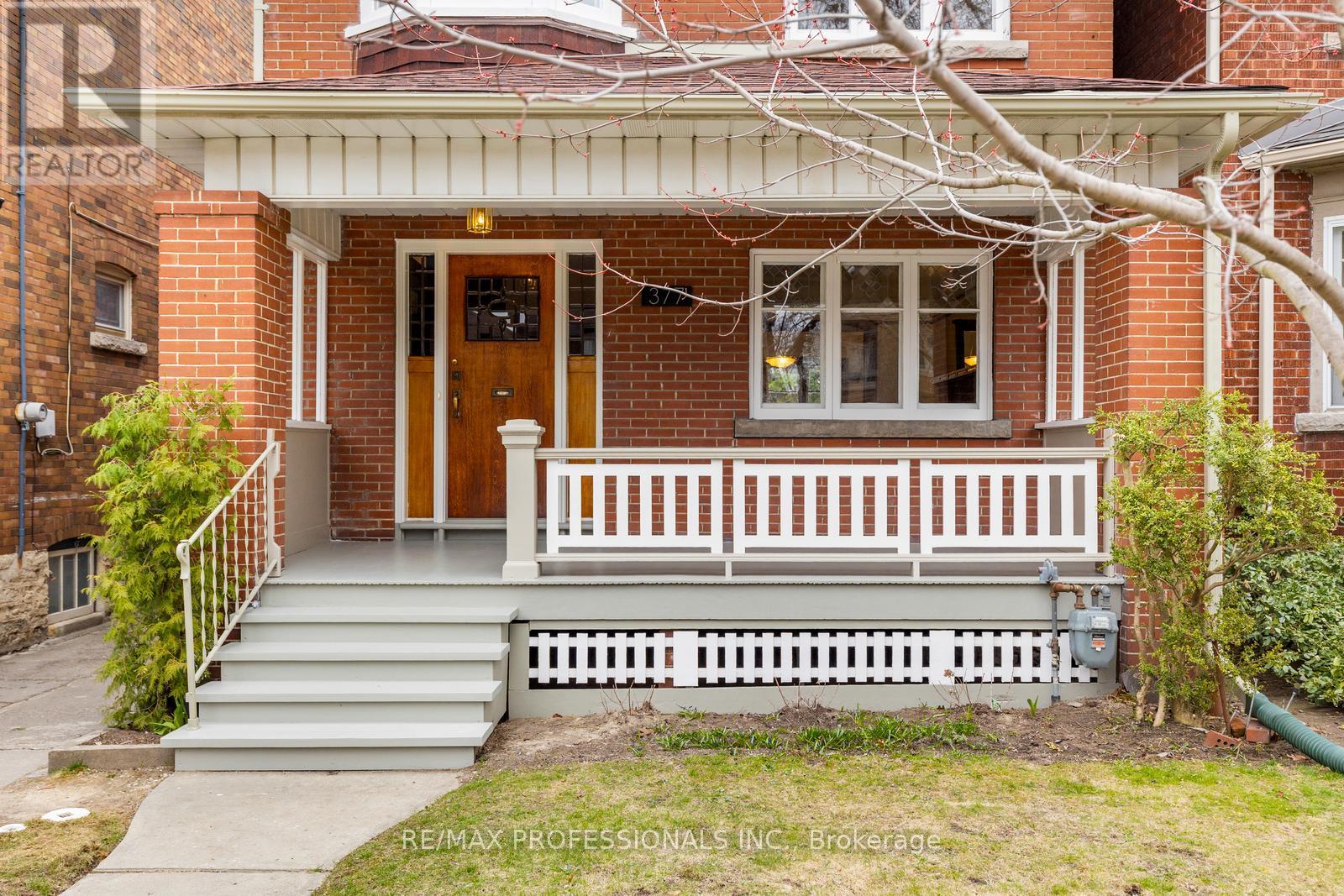 377 Armadale Avenue, Toronto, Ontario  M6S 3X7 - Photo 3 - W12128023