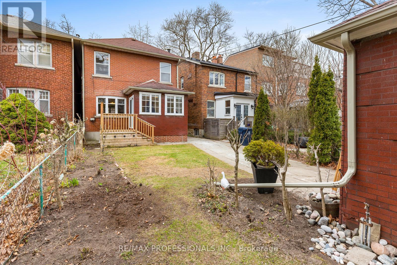 377 Armadale Avenue, Toronto, Ontario  M6S 3X7 - Photo 31 - W12128023