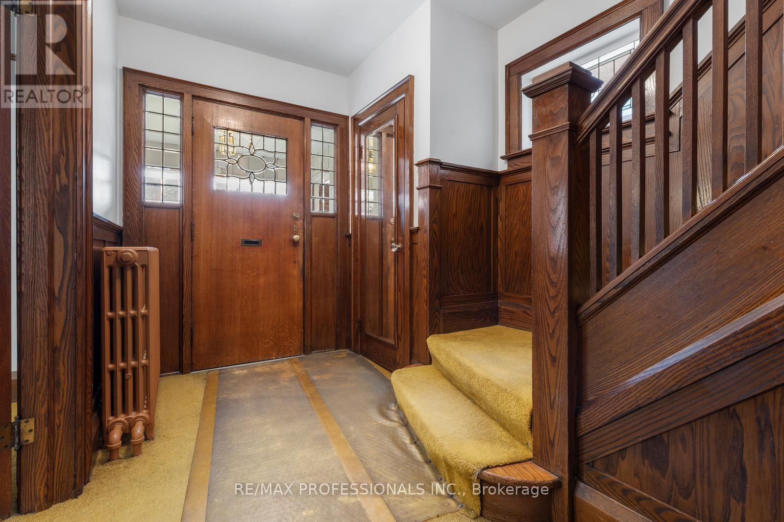 377 Armadale Avenue, Toronto, Ontario  M6S 3X7 - Photo 4 - W12128023