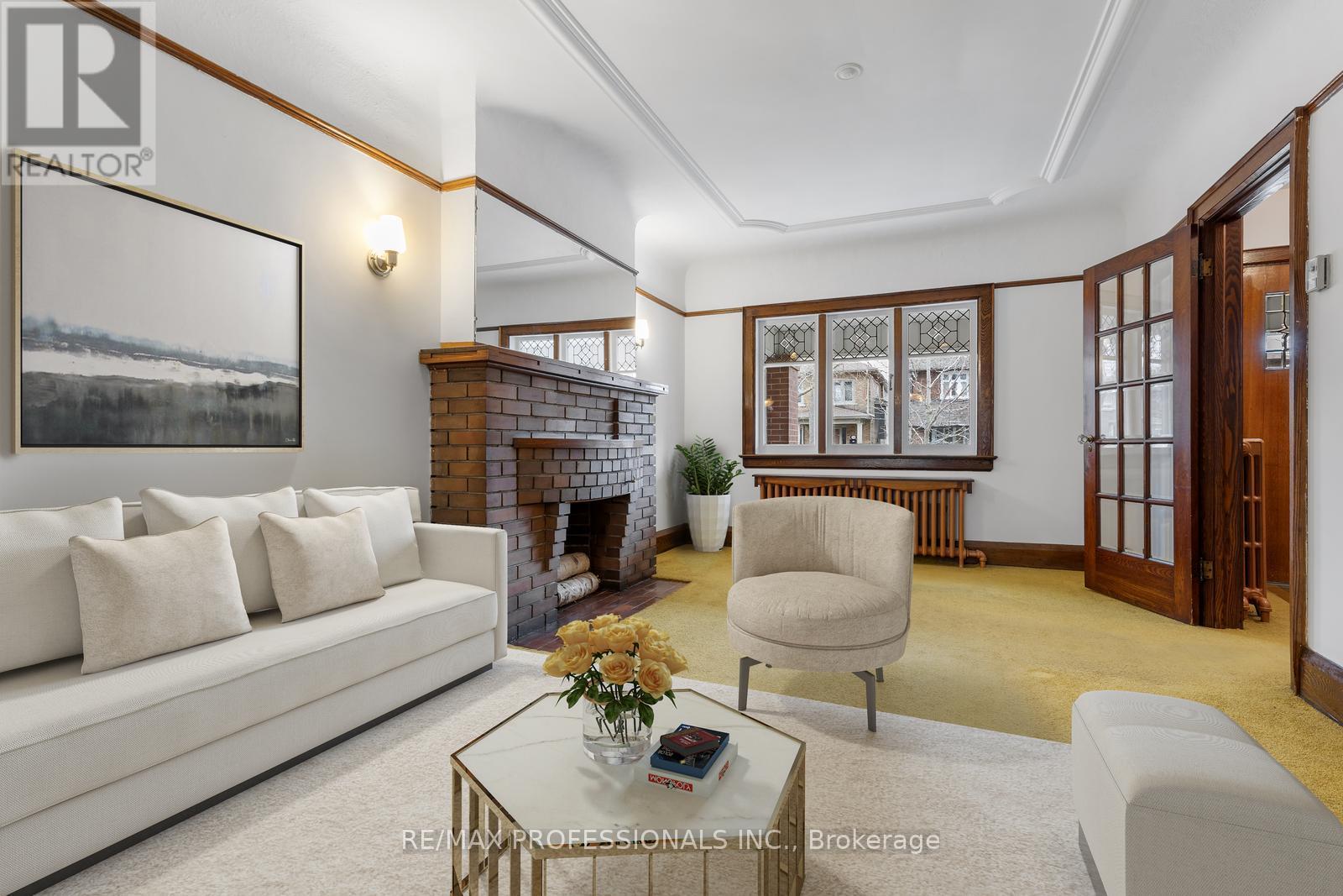 377 Armadale Avenue, Toronto, Ontario  M6S 3X7 - Photo 6 - W12128023