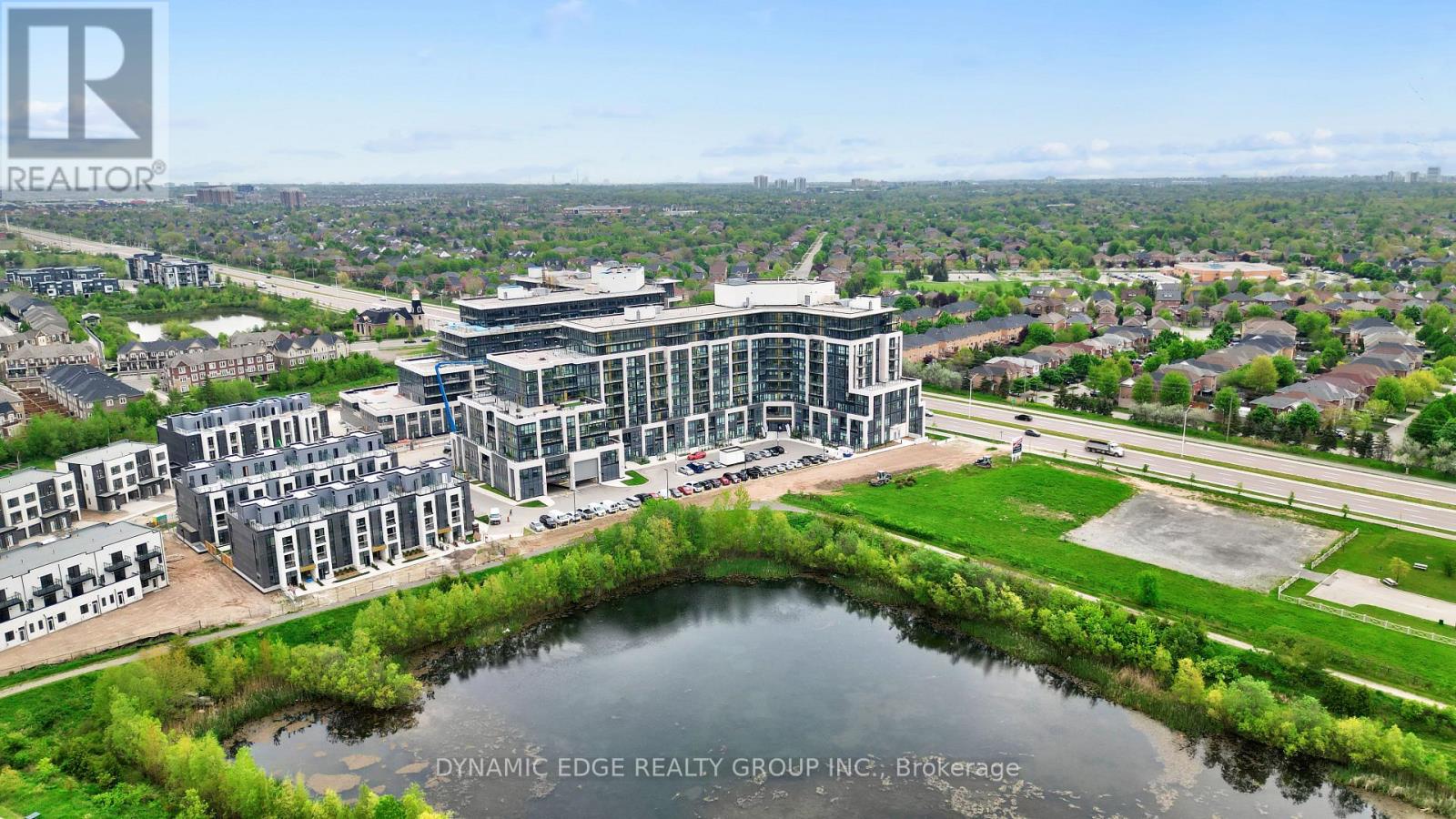 102 - 405 DUNDAS STREET W, Oakville, Ontario