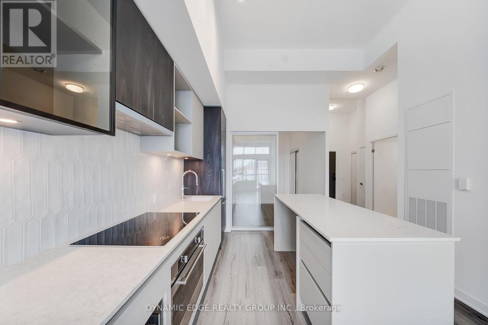 102 - 405 Dundas Street W, Oakville, Ontario  L6M 5P9 - Photo 11 - W12128044