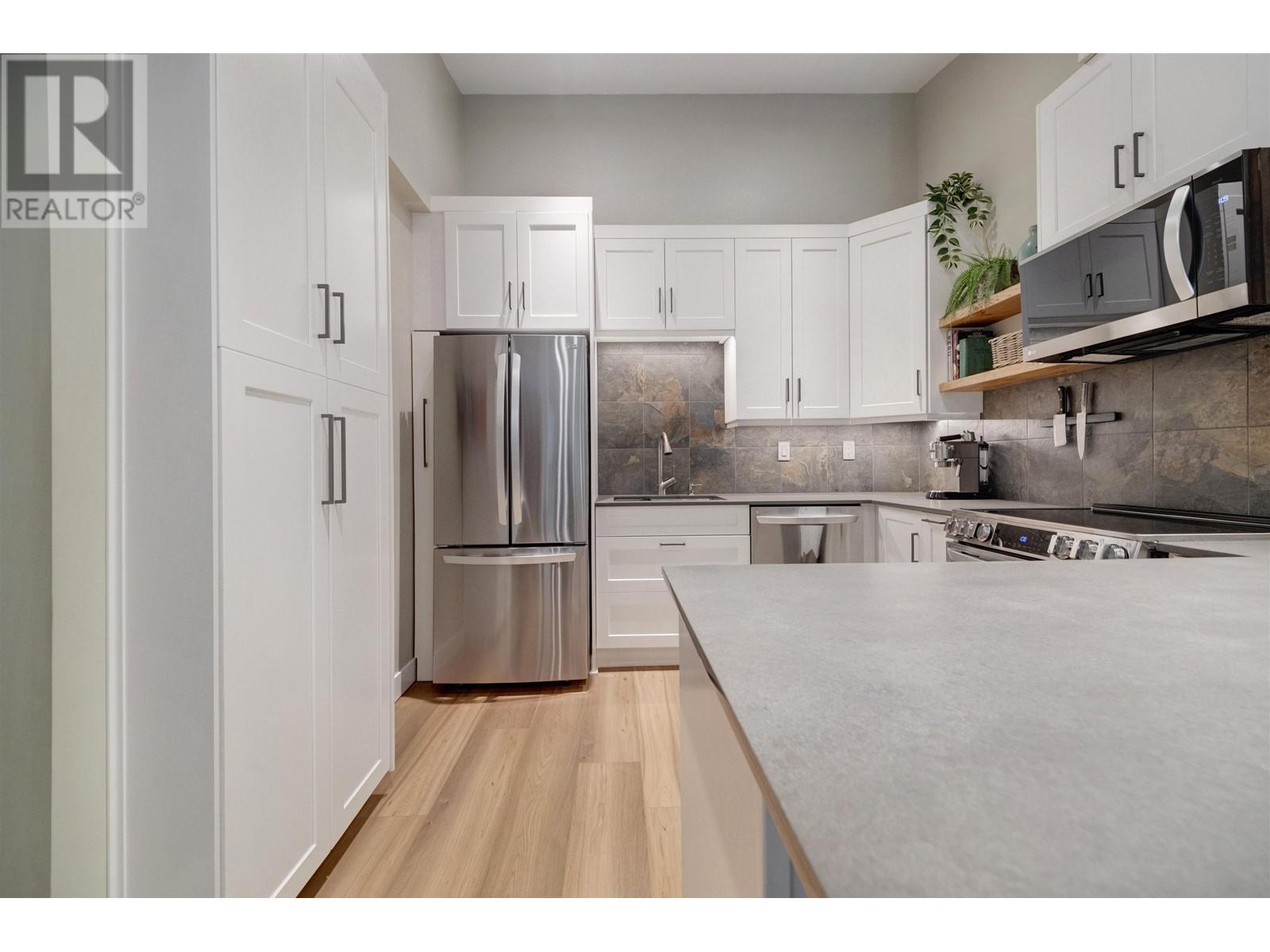 3942 Indian River Drive, North Vancouver, British Columbia  V7G 2G9 - Photo 3 - R2998834