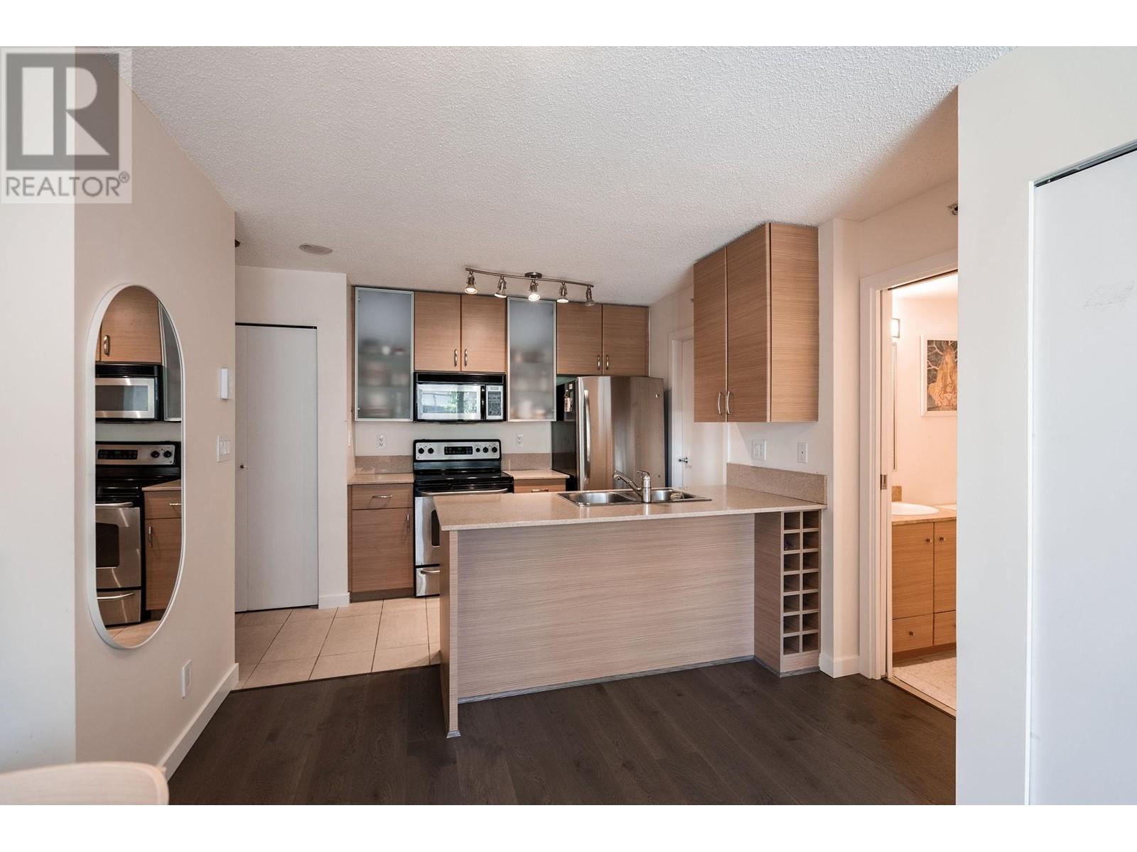 401 977 Mainland Street, Vancouver, British Columbia  V6B 1T2 - Photo 10 - R2998852