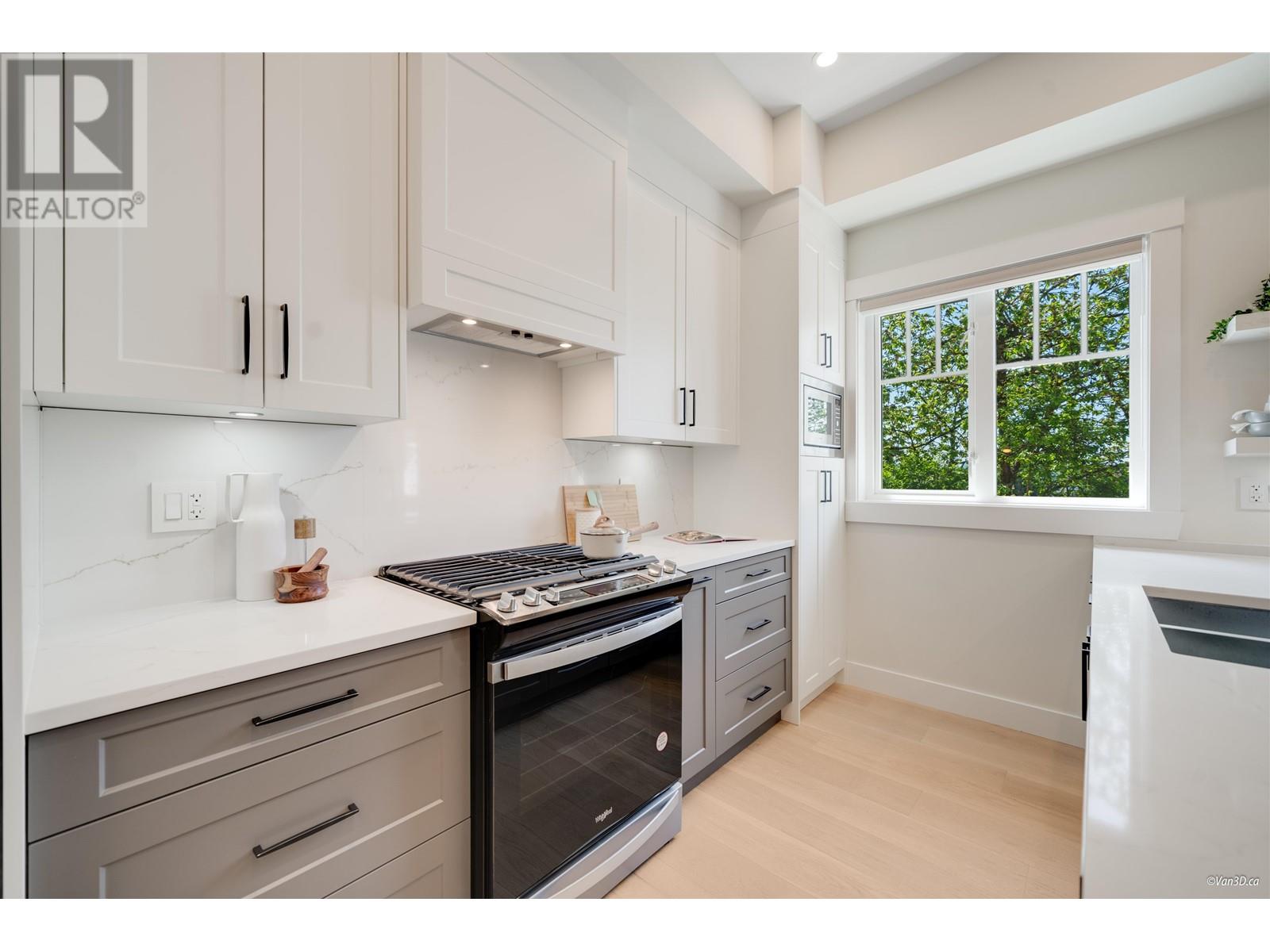 105 235 Lebleu Street, Coquitlam, British Columbia  V3K 4L7 - Photo 13 - R2998918