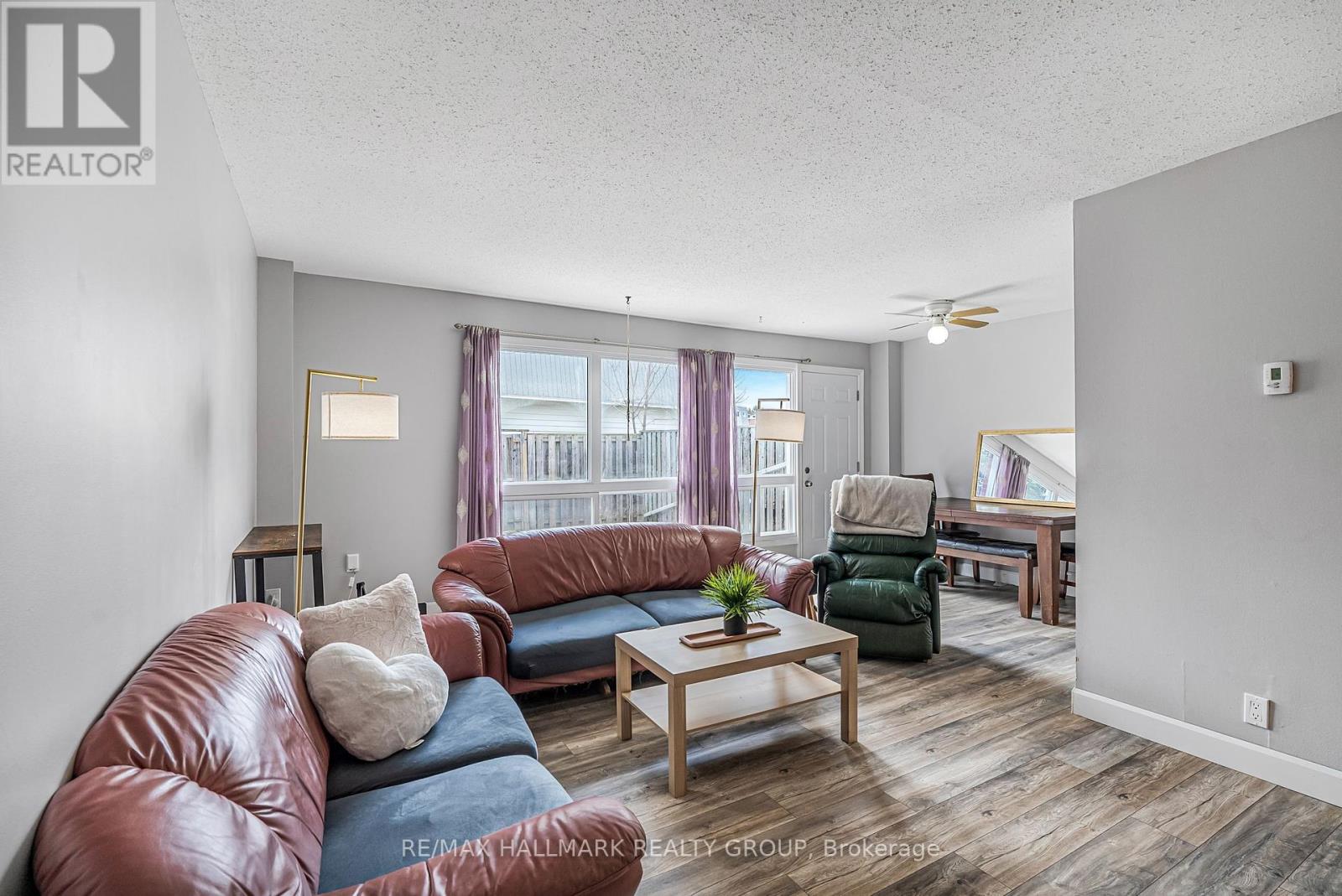 Property at 74 - 210 ROMULUS PRIVATE image 3