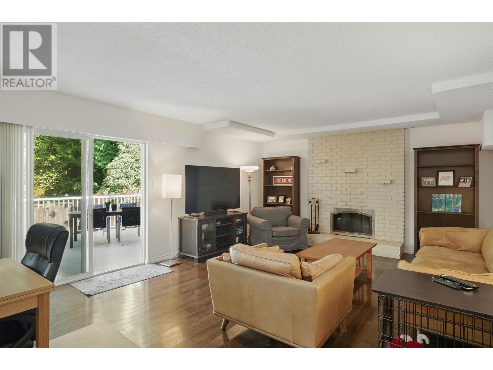 3670 Rutherford Crescent, North Vancouver, British Columbia  V7N 2C7 - Photo 3 - R2998944