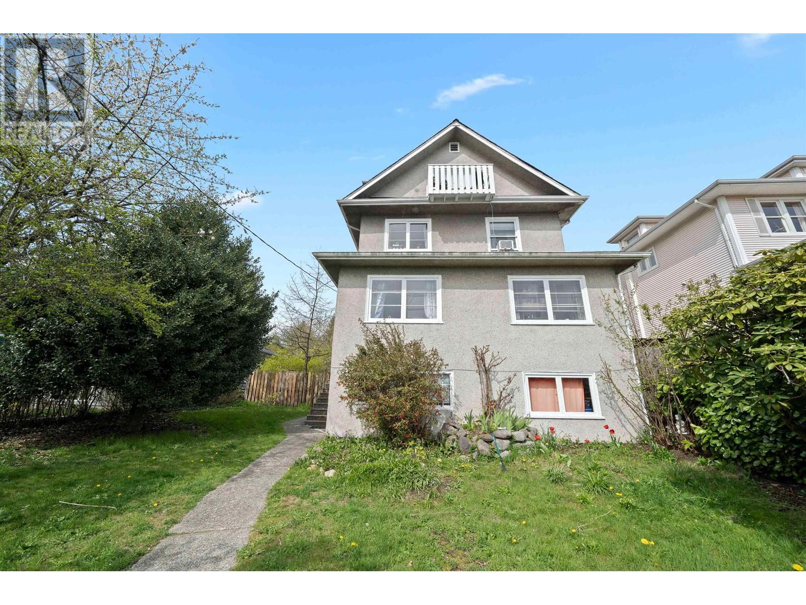 444 E 6TH STREET, North Vancouver, British Columbia