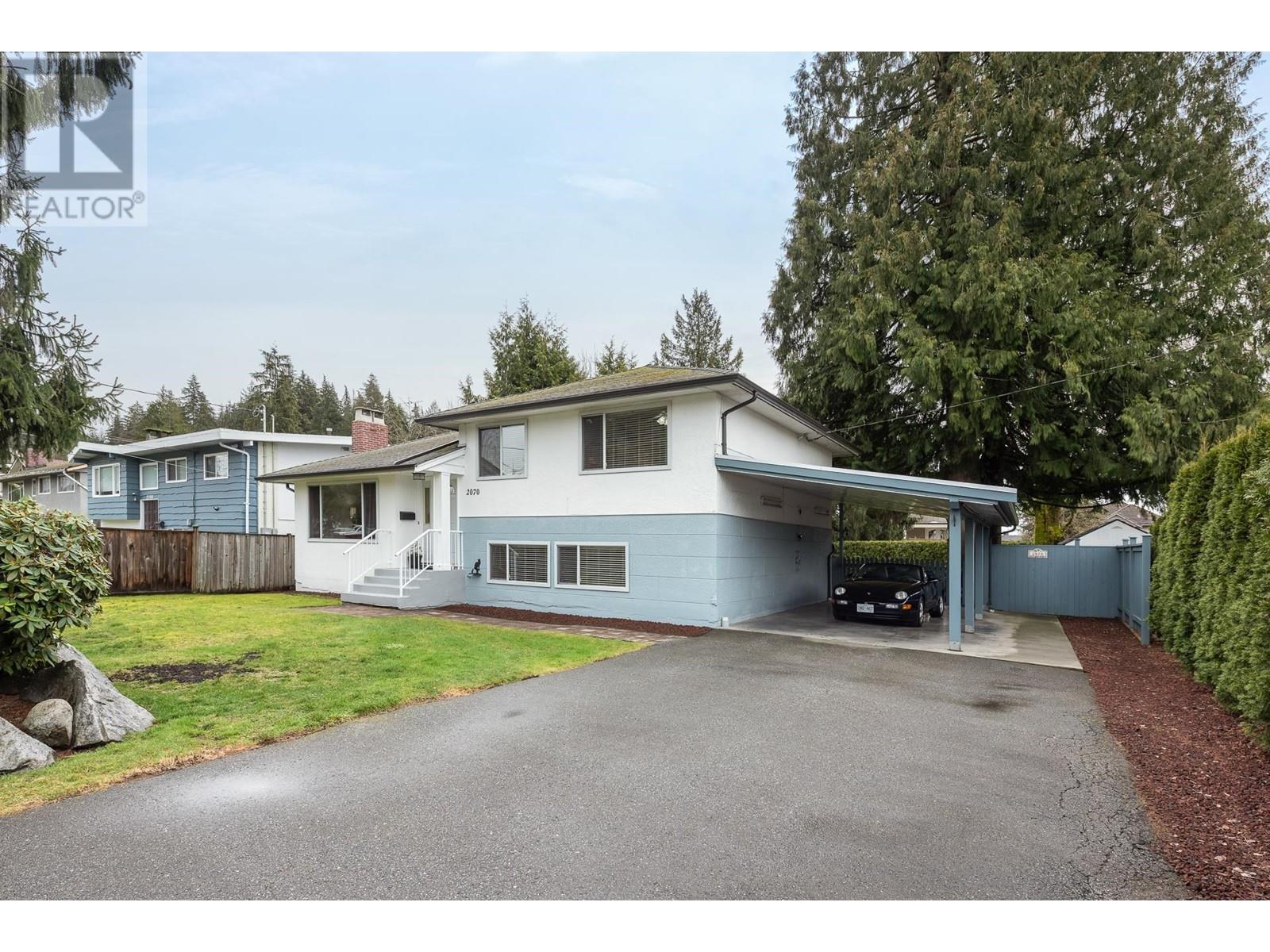 2070 Lyons Court, Coquitlam, British Columbia  V3J 3L7 - Photo 2 - R2998950