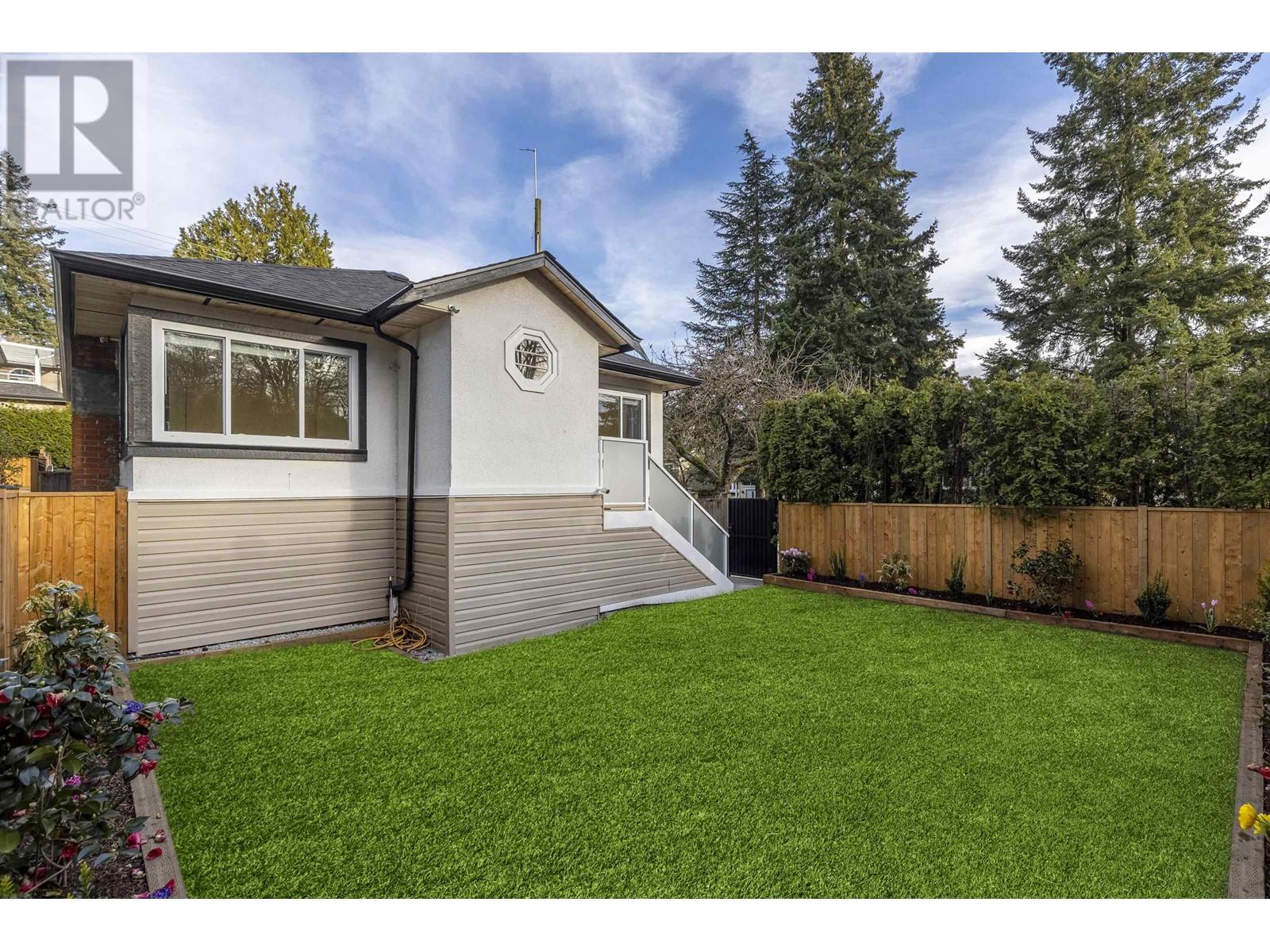 Property at 5292 DUNBAR STREET image 2
