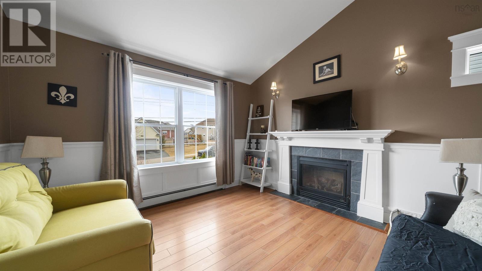 Property at 824 Basinview Drive image 4