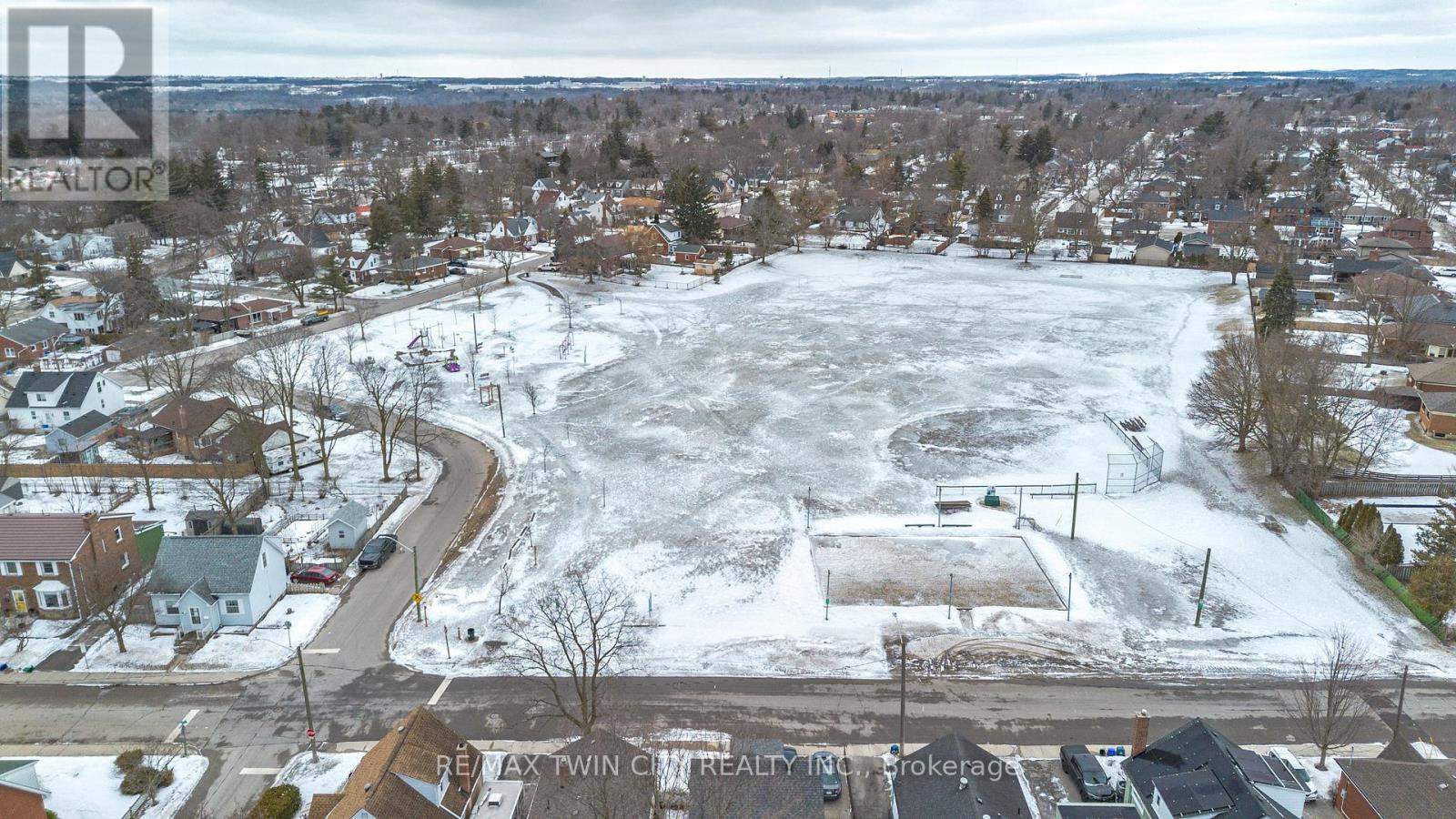 69 Lyons Avenue, Brantford, Ontario  N3R 4R2 - Photo 42 - X12127920