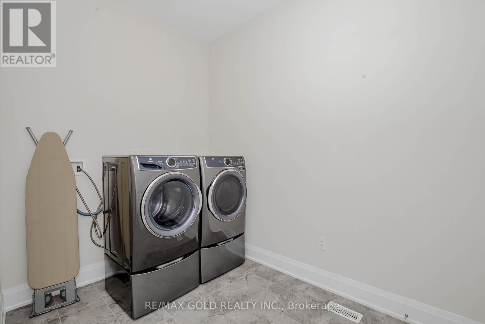 169 Springside Crescent, Blue Mountains, Ontario  L9Y 5L3 - Photo 27 - X12127946