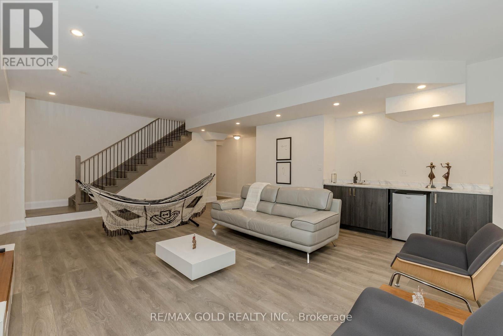169 Springside Crescent, Blue Mountains, Ontario  L9Y 5L3 - Photo 32 - X12127946