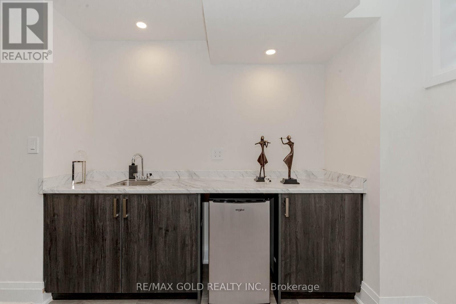 169 Springside Crescent, Blue Mountains, Ontario  L9Y 5L3 - Photo 33 - X12127946