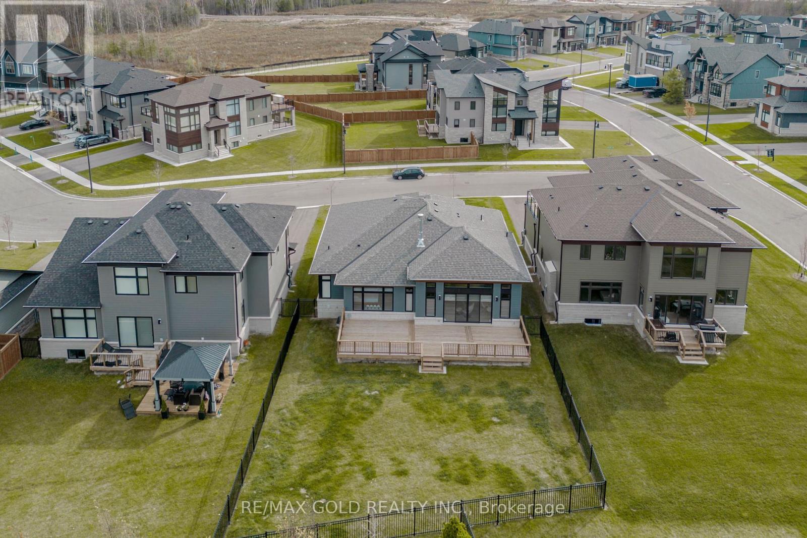 169 Springside Crescent, Blue Mountains, Ontario  L9Y 5L3 - Photo 47 - X12127946