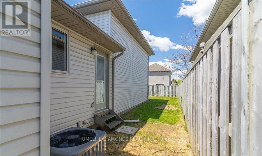 209 Thurman Circle, London East, Ontario  N5V 4Z2 - Photo 36 - X12127957