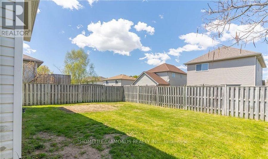 209 Thurman Circle, London East, Ontario  N5V 4Z2 - Photo 37 - X12127957