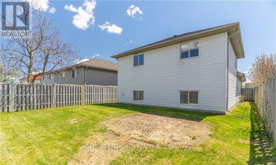 209 Thurman Circle, London East, Ontario  N5V 4Z2 - Photo 38 - X12127957